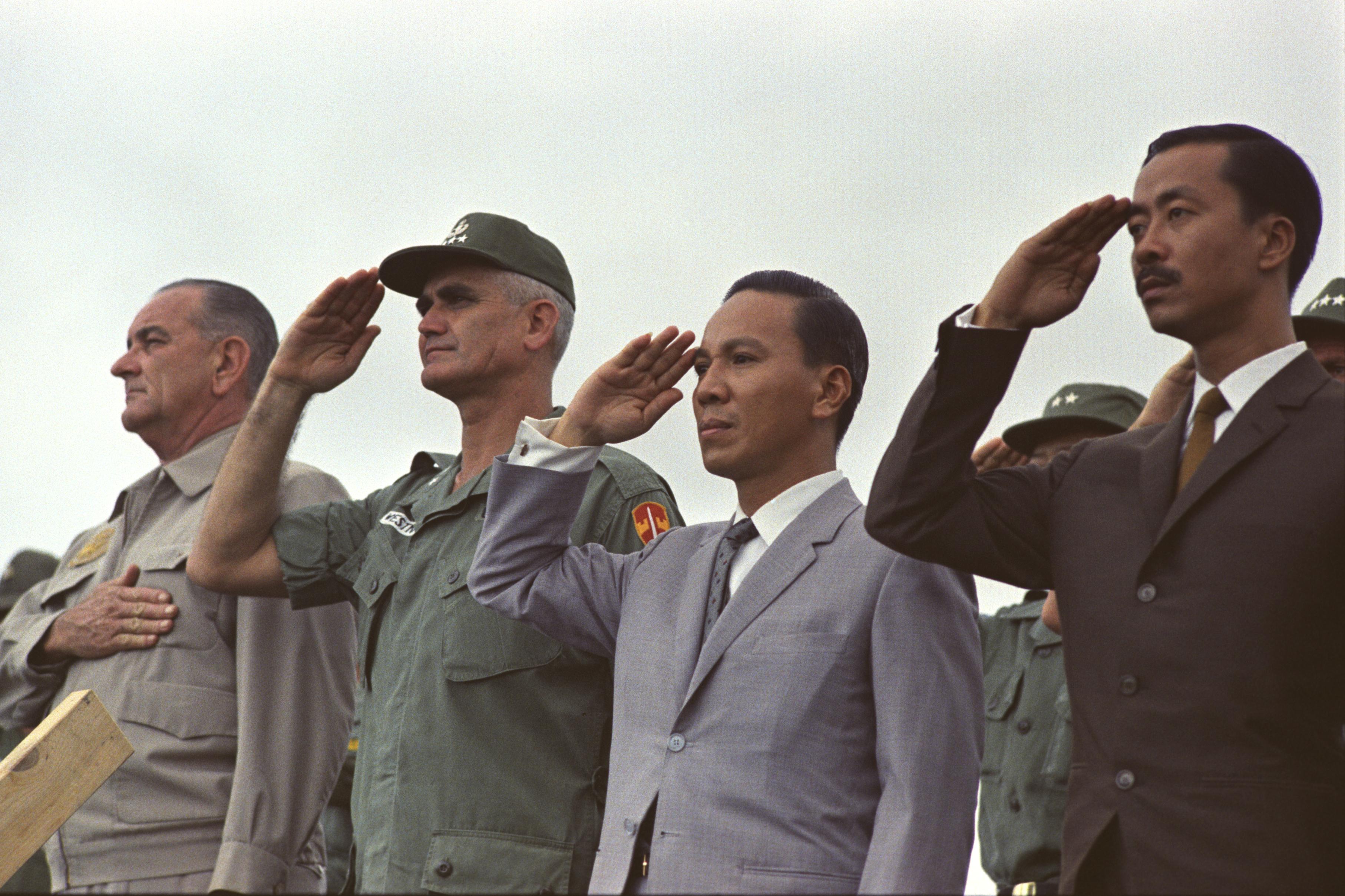Photo October 1966 President Johnson visits U.S. Soldiers at Cam