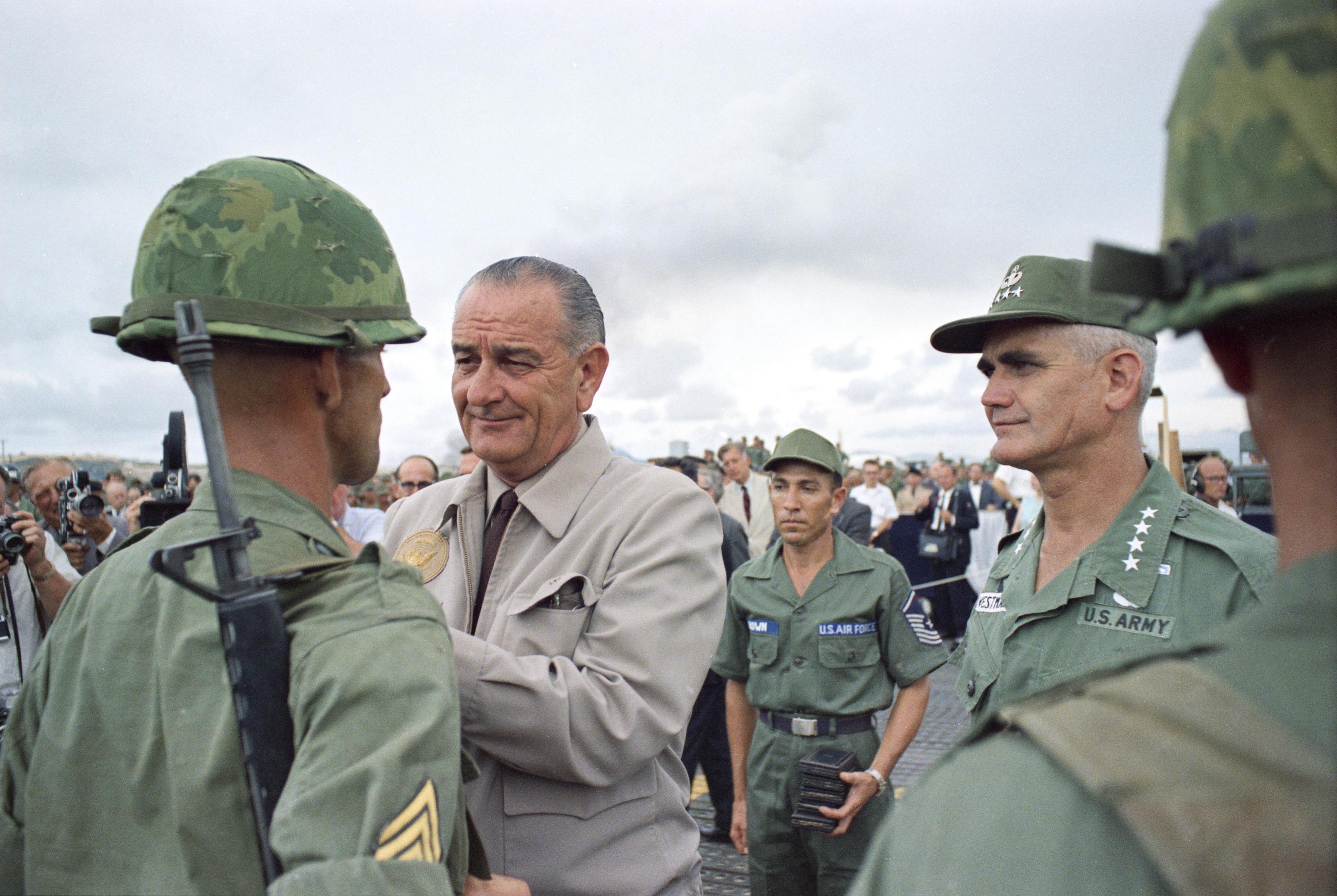 Photo October 1966 President Johnson visits U.S. Soldiers at Cam