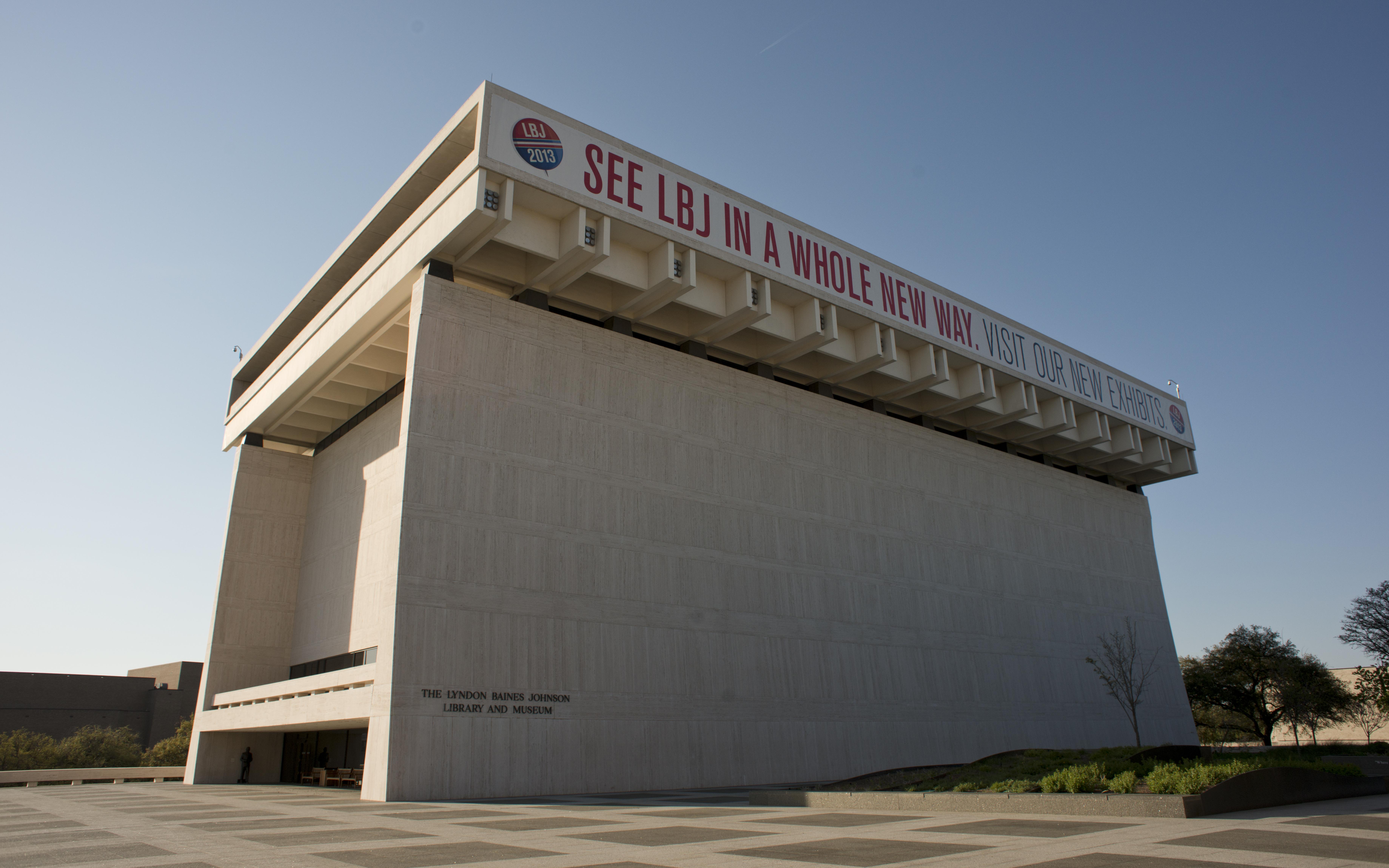 Bjc Library Photo - Exterior Library Photos - LBJ Library