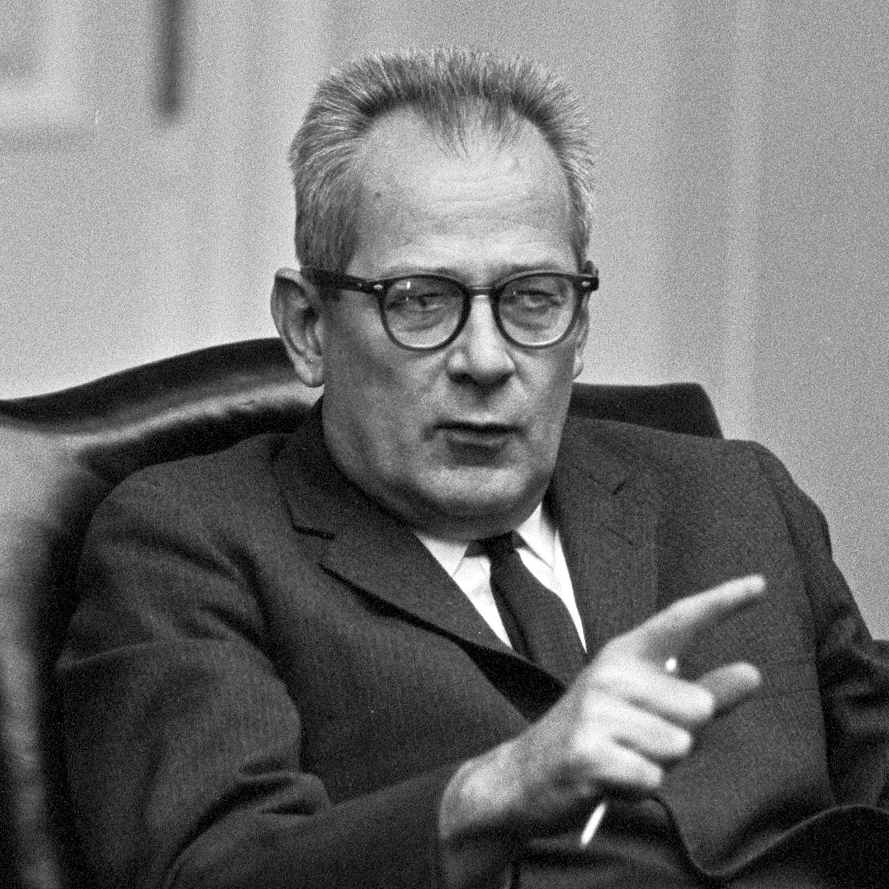Sec. Willard Wirtz sits in a Cabinet meeting