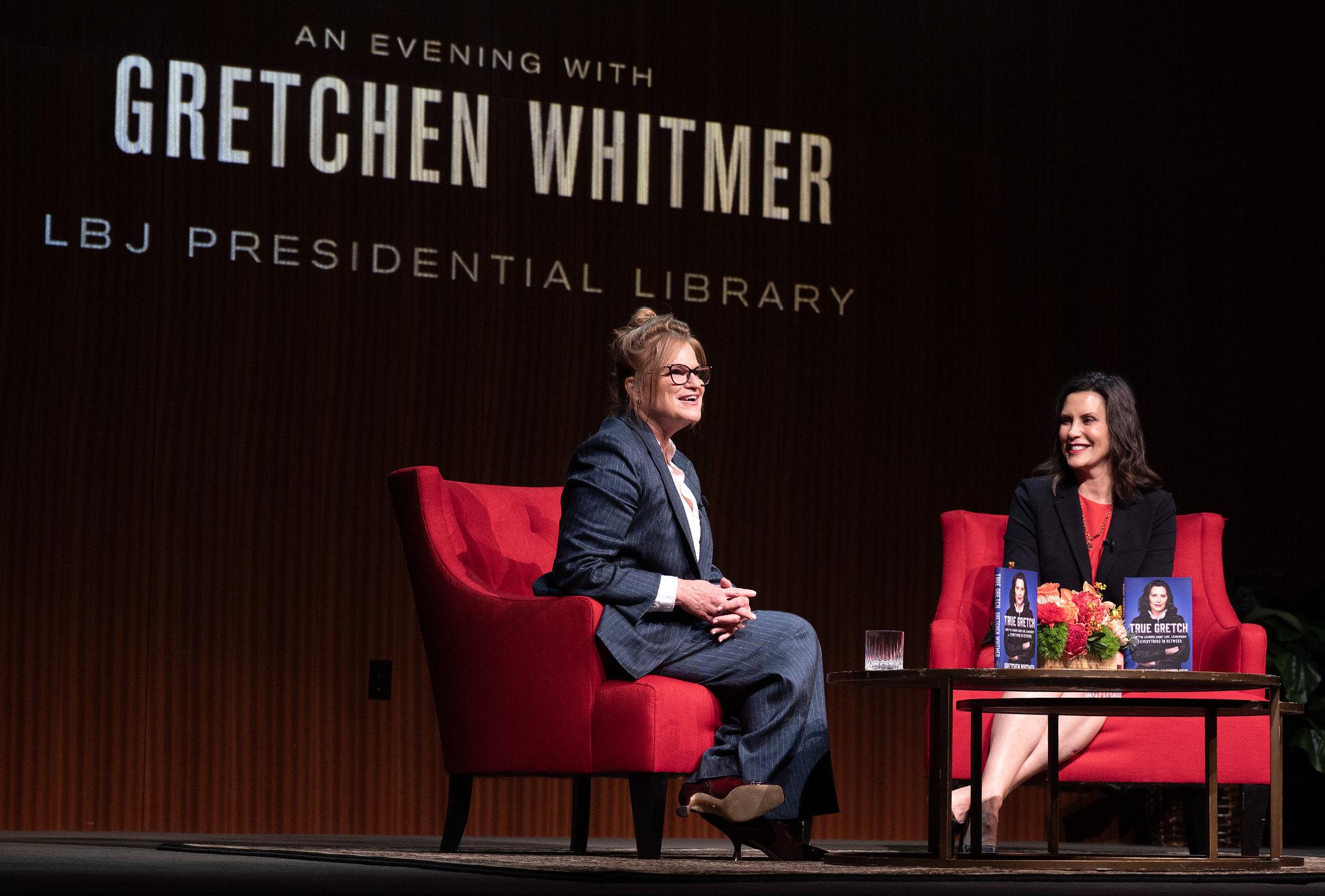 Jennifer Palmieri and Gretchen Whitmer